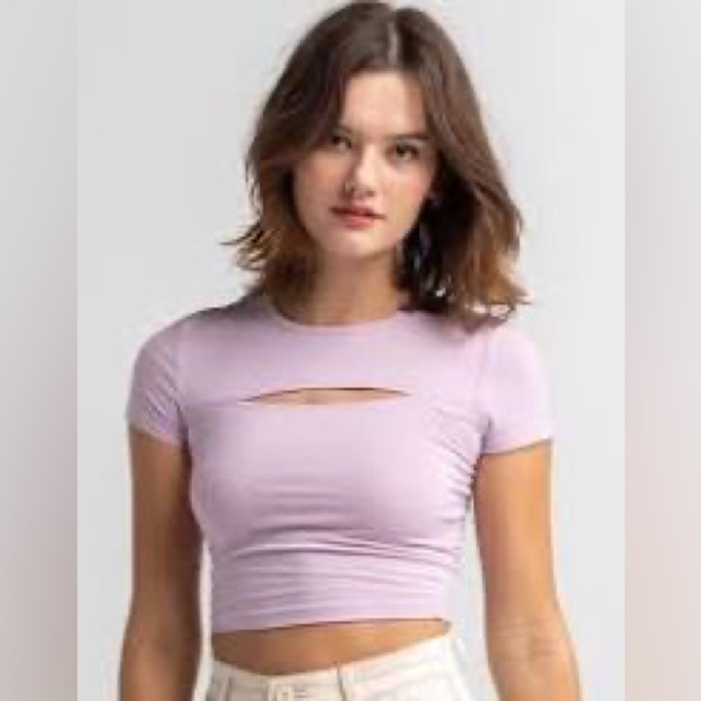 Tillys, lilac cropped tee with front cutout